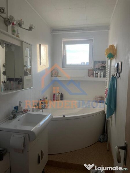 1 Decembrie 1918 - Ozana Apartament 4 camere de vanzare